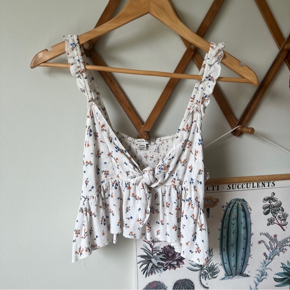 American Eagle Crop Floral Tank Medium - Picture 1 of 4
